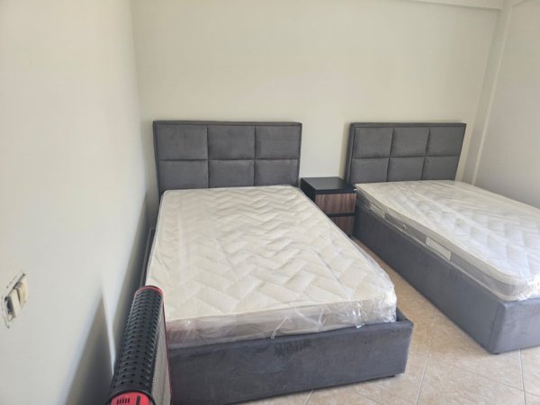 Tirane, jepet me qera apartament 2+1 Kati 4, 140 m² 500 € (Kodra e Priftit)