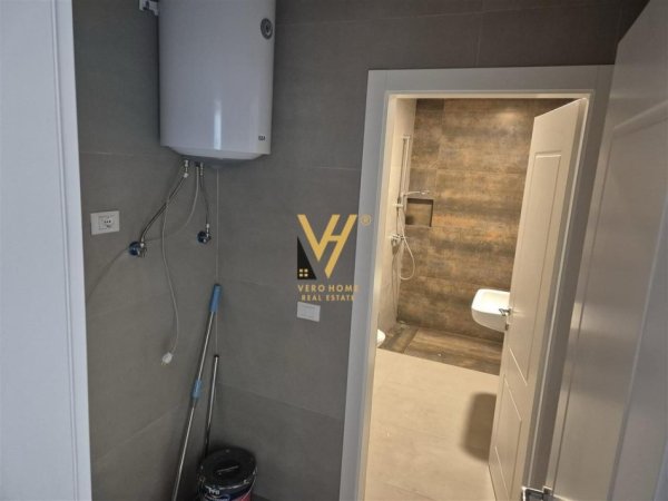 Tirane, jepet me qera zyre Kati 2, 127 m² 2.200 € (LIQENI ARTIFCIAL , RESIDENCA LAKEVIEW)
