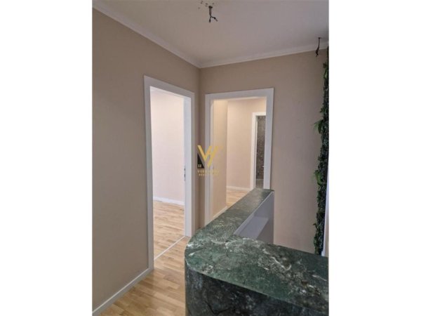 Tirane, jepet me qera zyre Kati 2, 127 m² 2.200 € (LIQENI ARTIFCIAL , RESIDENCA LAKEVIEW)