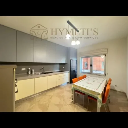 Tirane, jepet me qera apartament 3+1 Kati 4, 216 m² 3.000 € (Galeria ETC)