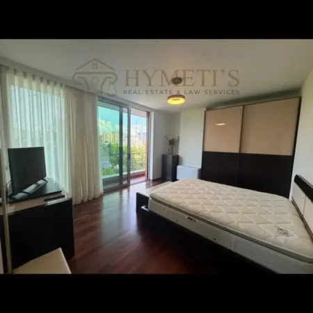 Tirane, jepet me qera apartament 3+1 Kati 4, 216 m² 3.000 € (Galeria ETC)