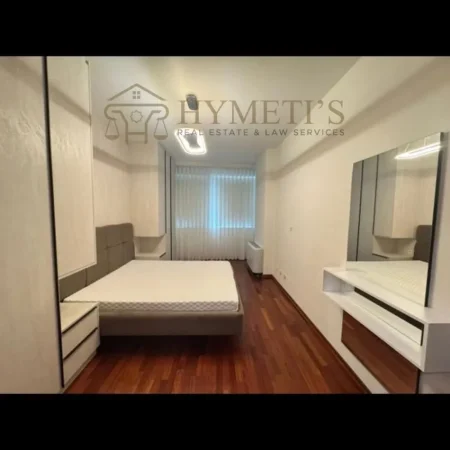 Tirane, jepet me qera apartament 3+1 Kati 4, 216 m² 3.000 € (Galeria ETC)