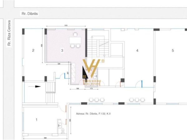 Tirane, jepet me qera zyre Kati 1, 40 m² 430 € (RRUGA E DIBRES)