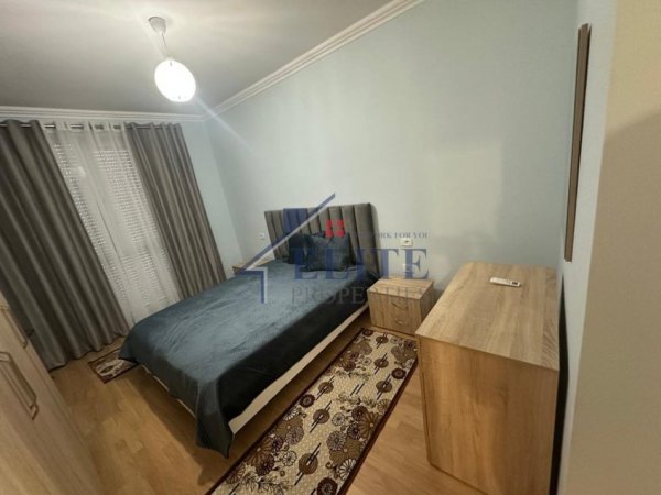 Tirane, jepet me qera apartament 2+1+Ballkon Kati 4, 96 m² 700 € (Don Bosko)