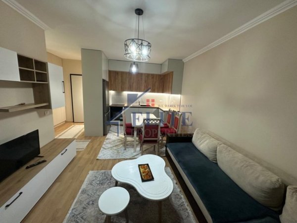 Tirane, jepet me qera apartament 2+1+Ballkon Kati 4, 96 m² 700 € (Don Bosko)