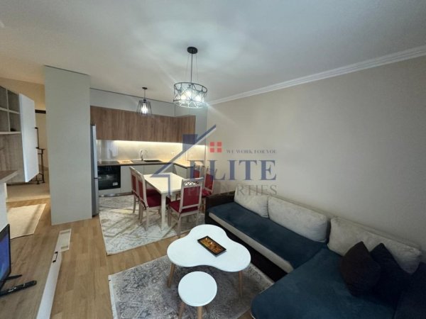 Tirane, jepet me qera apartament 2+1+Ballkon Kati 4, 96 m² 700 € (Don Bosko)