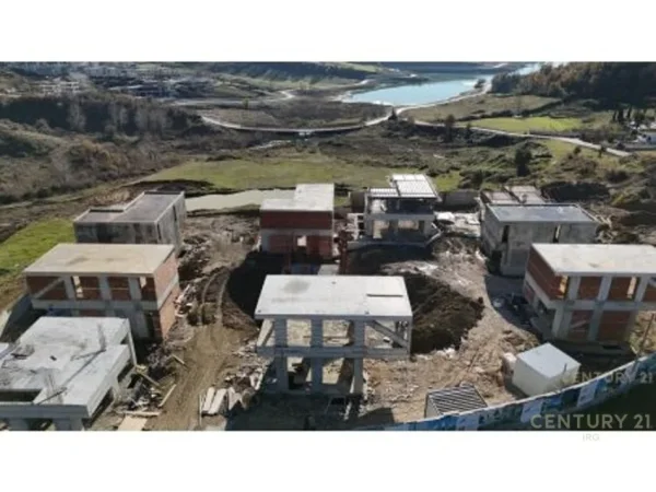 Tirane, shitet Vile 2 Katshe Kati 2, 344 m² 780.000 € 