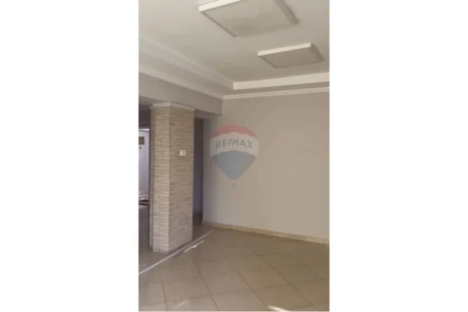 Tirane, jepet me qera dyqan , 60 m² 700 € (Rruga Irfan Tomini)