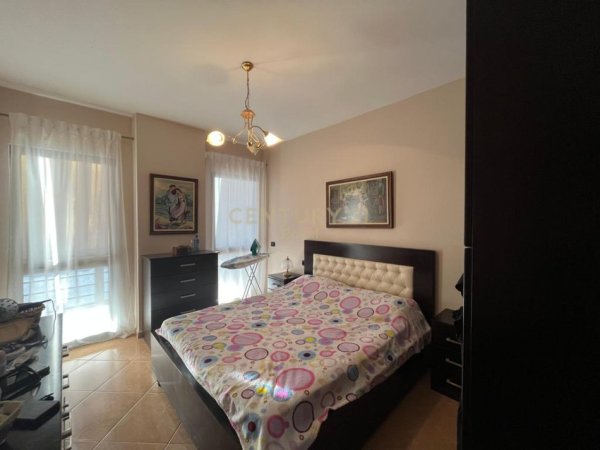 Tirane, jepet me qera apartament 1+1 Kati 3, 75 m² 450 € (Astir)