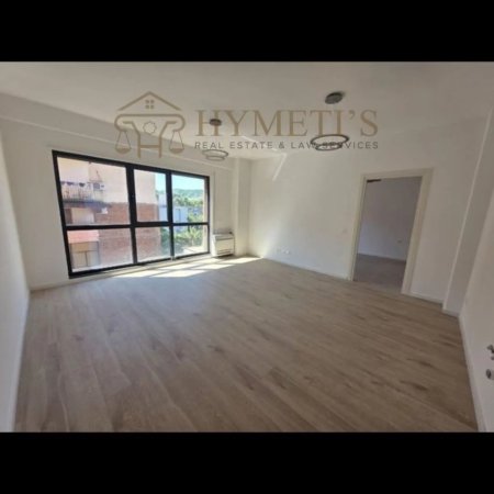 Tirane, jepet me qera ambjent biznesi , 66 m² (Ish Ekspozita)