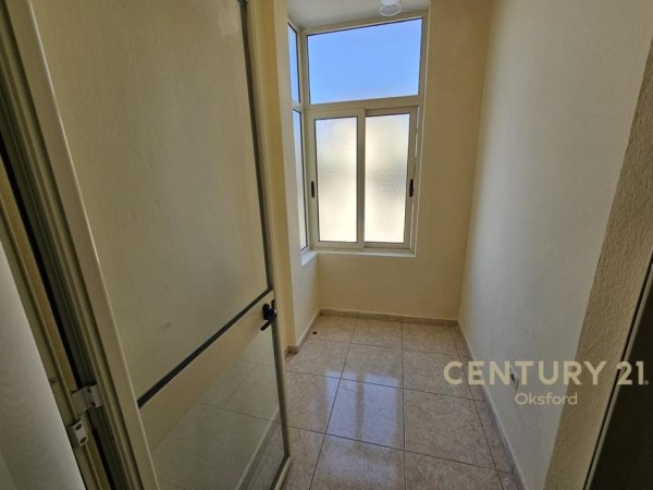 Tirane, jepet me qera apartament 2+1 Kati 1, 79 m² 350 € (Kodra e Priftit)