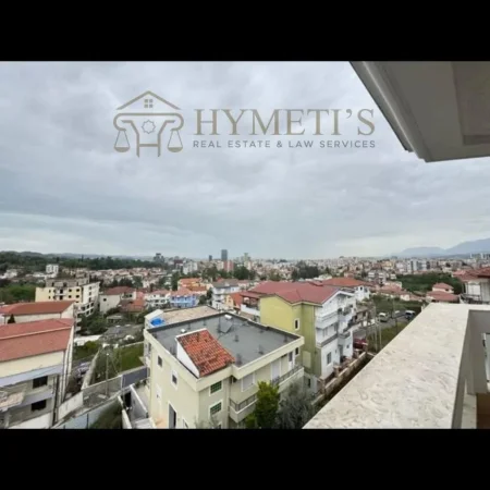 Tirane, jepet me qera apartament 3+1 Kati 4, 200 m² 1.800 € (Vilat Amerikane)