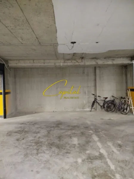 Tirane, jepet me qera ambjent biznesi Kati 0, 80 m² 400 € (RRUGA 5 MAJI)