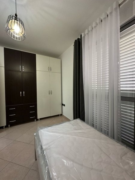 Tirane, jepet me qera apartament 2+1+Ballkon Kati 3, 100 m² 500 € (Eqerem Cabej)