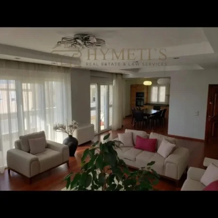 Tirane, jepet me qera apartament 3+1 Kati 2, 200 m² 1.800 € (Vilat Amerikane)