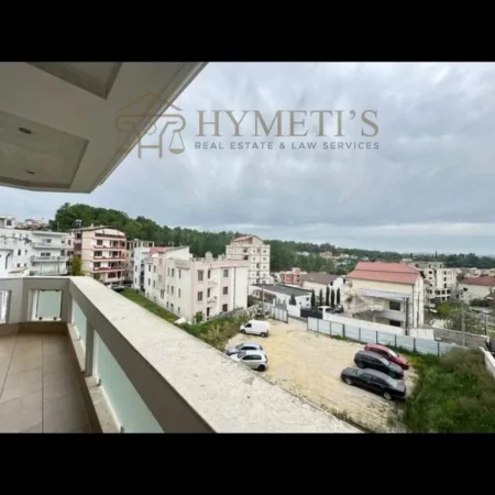 Tirane, jepet me qera apartament 3+1 Kati 2, 200 m² 1.800 € (Vilat Amerikane)