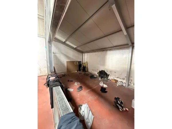 Tirane, jepet me qera ambjent biznesi Kati 0, 311 m² 1.000 € (Shkozet)