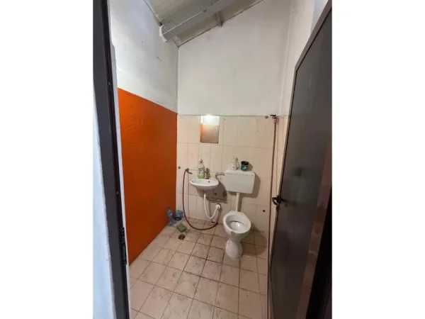 Tirane, jepet me qera ambjent biznesi Kati 0, 311 m² 1.000 € (Shkozet)