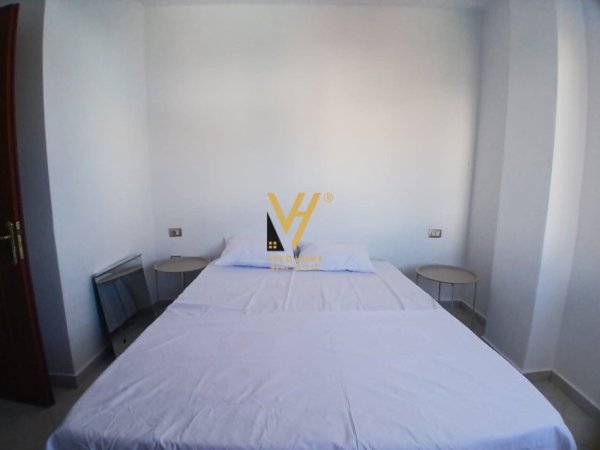 Tirane, jepet me qera apartament 1+1+Aneks+Ballkon Kati 5, 85 m² 450 € (HARRY FULTZ , STACIONI I TRENIT)