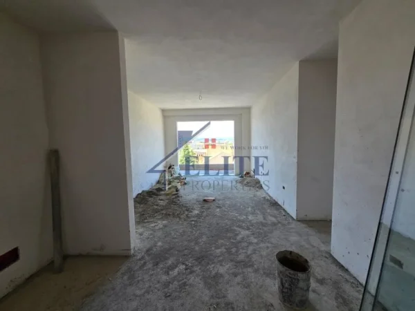 Tirane, shitet apartament 2+1+Ballkon Kati 3, 114 m² 136.884 € (Paskuqan)