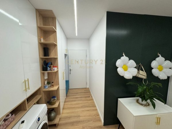 Tirane, shes apartament 2+1 Kati 5, 102 m² 205.000 € (Kinostudio)
