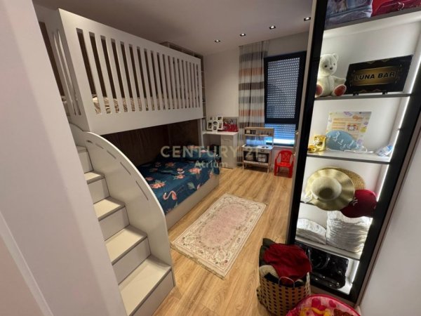 Tirane, shes apartament 2+1 Kati 5, 102 m² 205.000 € (Kinostudio)