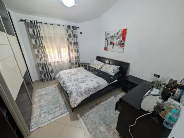Tirane, shitet Vile 2 Katshe Kati 2, 3.925 m² 1.700.000 € 