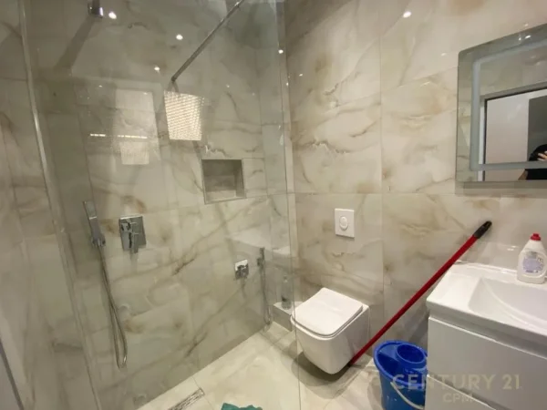 Tirane, jepet me qera ambjent biznesi Kati 0, 62 m² 450 € (21 Dhjetori)