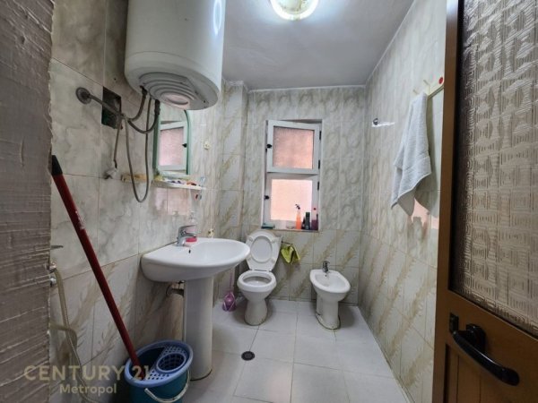 Tirane, shes apartament 2+1 Kati 5, 135 m² 197.000 € (Materniteti Ri)