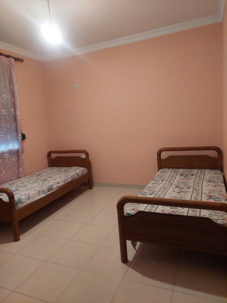 Tirane, jepet me qera apartament 2+1 Kati 5, 130 m² 500 € 