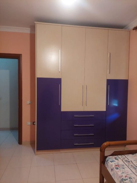 Tirane, jepet me qera apartament 2+1 Kati 5, 130 m² 500 € 