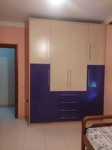 Tirane, jepet me qera apartament 2+1 Kati 5, 130 m² 500 € 