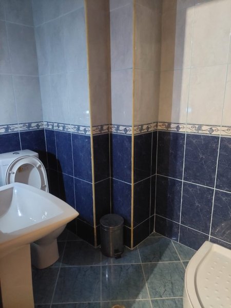 Tirane, jepet me qera apartament 2+1 Kati 5, 130 m² 500 € 