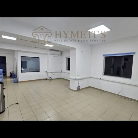 Tirane, jepet me qera ambjent biznesi , 130 m² 900 € (Pazari i Ri)