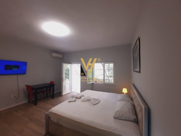 Tirane, jepet me qera garsonier 1+1 Kati 1, 30 m² 500 € (RRUGA E BARRIKADAVE)