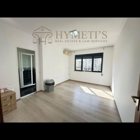 Tirane, jepet me qera ambjent biznesi Kati 4, 160 m² 1.500 € (LSI, Ish-Bllok)
