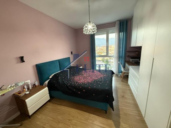 Tirane, jepet me qera apartament 2+1+Ballkon Kati 6, 800 m² 800 € (Don Bosko)