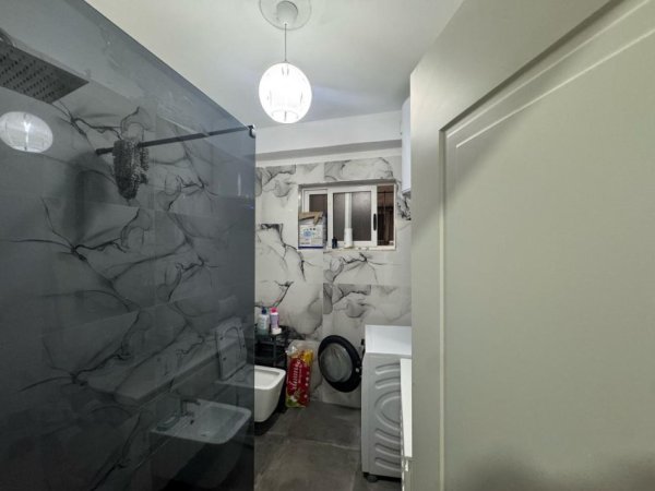 Tirane, shitet apartament 2+1+Ballkon Kati 9, 89 m² 155.000 € (PORCELAN KLANI)