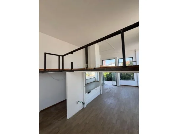 Tirane, shes ambjent biznesi Kati 0, 79 m² 200.000 € (Rruga Budi)