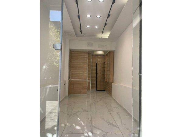 Tirane, jepet me qera dyqan Kati 0, 20 m² 800 € (Buzë rruge - Te Rruga e Dibrës)