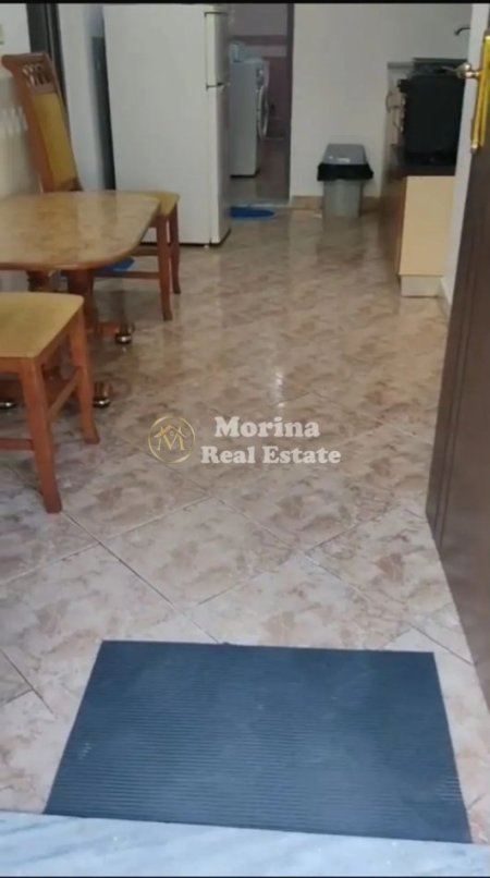 Tirane, jepet me qera shtepi 1+1 Kati 1, 65 m² 400 € (Pallati Grand)