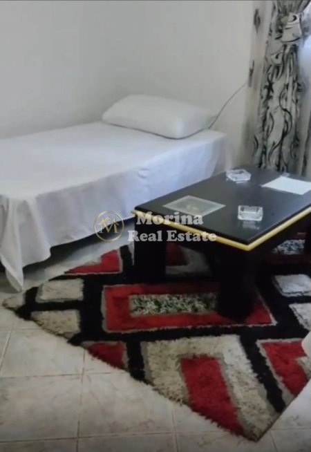 Tirane, jepet me qera shtepi 1+1 Kati 1, 65 m² 400 € (Pallati Grand)