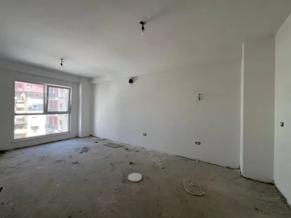 Tirane, shitet apartament 1+1+Ballkon Kati 5, 69 m² 110.240 € (Rruga Dritan Hoxha)