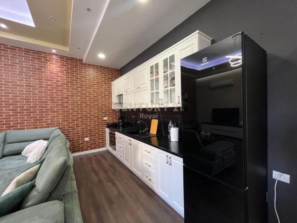 Tirane, shitet apartament 1+1 Kati 4, 170 m² 165.000 € (NE FRESK)