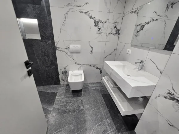 Tirane, shitet apartament 1+1 Kati 6, 64 m² 118.000 € (Pazari i Ri)