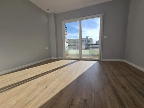 Tirane, shitet apartament 1+1 Kati 6, 64 m² 118.000 € (Pazari i Ri)