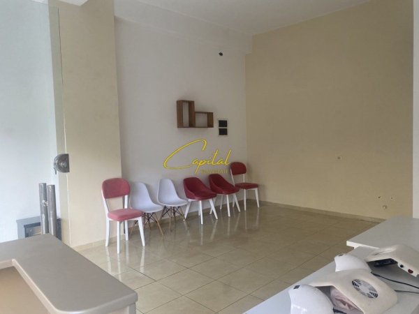 Tirane, jepet me qera ambjent biznesi Kati 0, 40 m² 300 € (ASTIR)