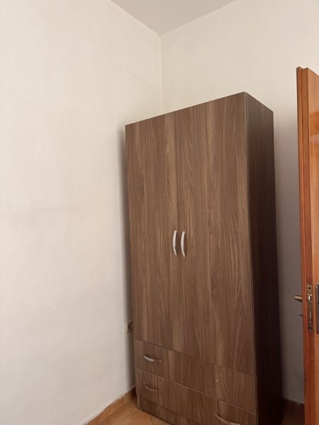 Tirane, jepet me qera garsonier ne vile 3 Katshe Kati 1, 25 m² 300 € (rruga at zef pellumbi)