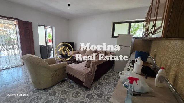 Tirane, jepet me qera shtepi 2+1 Kati 1, 80 m² 300 € (Allias)
