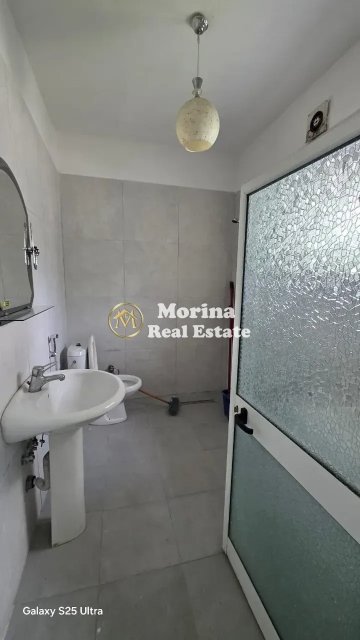 Tirane, jepet me qera shtepi 2+1 Kati 1, 80 m² 300 € (Allias)